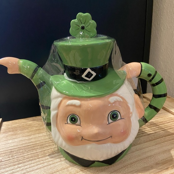 Johanna Parker St. Patrick’s Day teapot